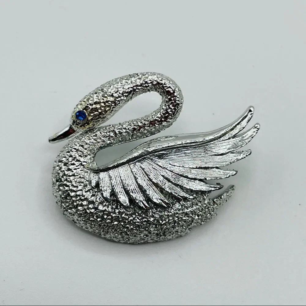 Vintage Gerry Silver Swan Pin Brooch